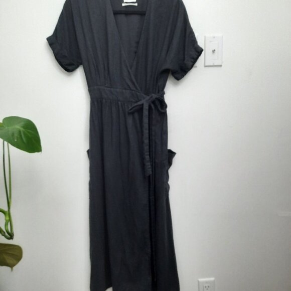Danielle UO linen midi wrap dress - Picture 3 of 9